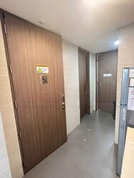 Carpenter Street (D1), Office #456897331